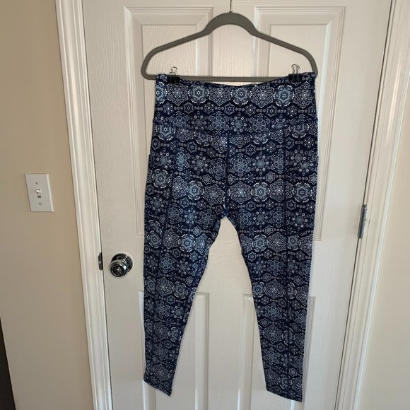 Eluminary Sz 3 (fits 14+) Blue on blue work out pants/leggings w/pockets NWT - Picture 2 of 4
